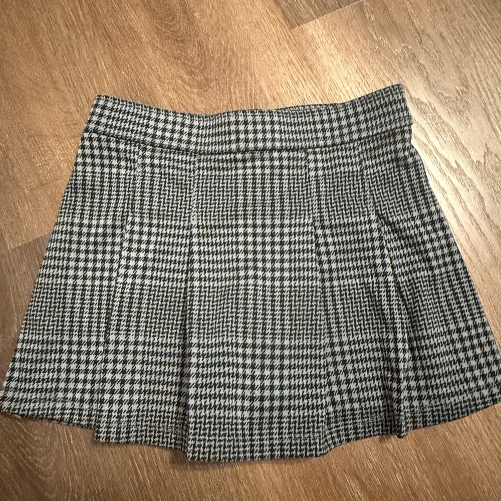 Gap Houndstooth Skort